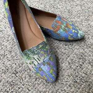 Artistic Colorful Trotters